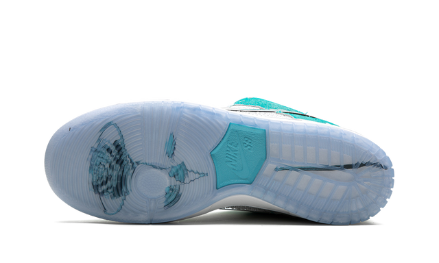 April Skateboards x Nike SB Dunk Low Turbo Green 