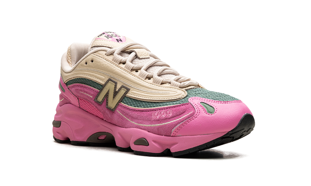 Sandstone New Balance 1000 Real Pink
