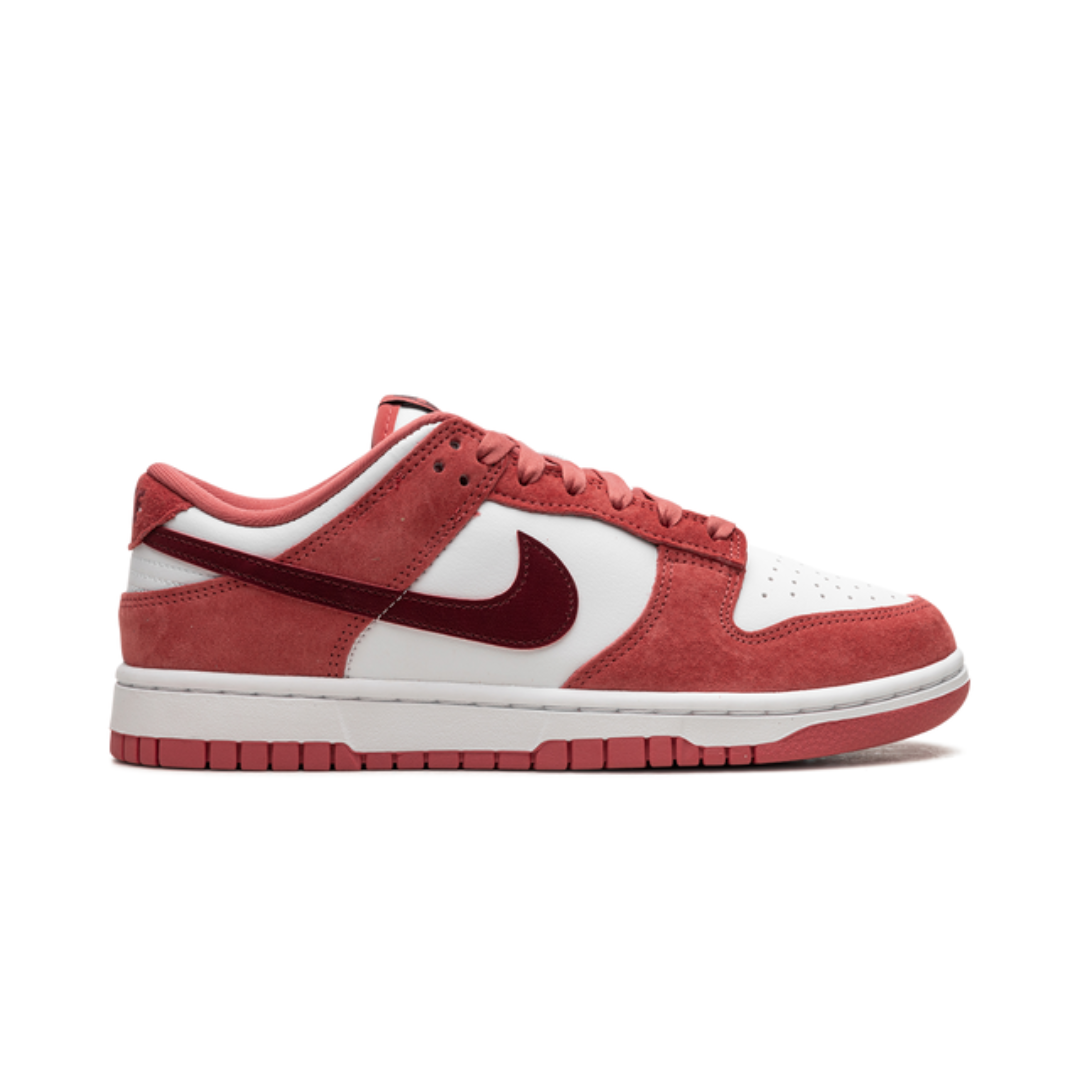 Nike SB Dunk Low Valentines Day (2024) 