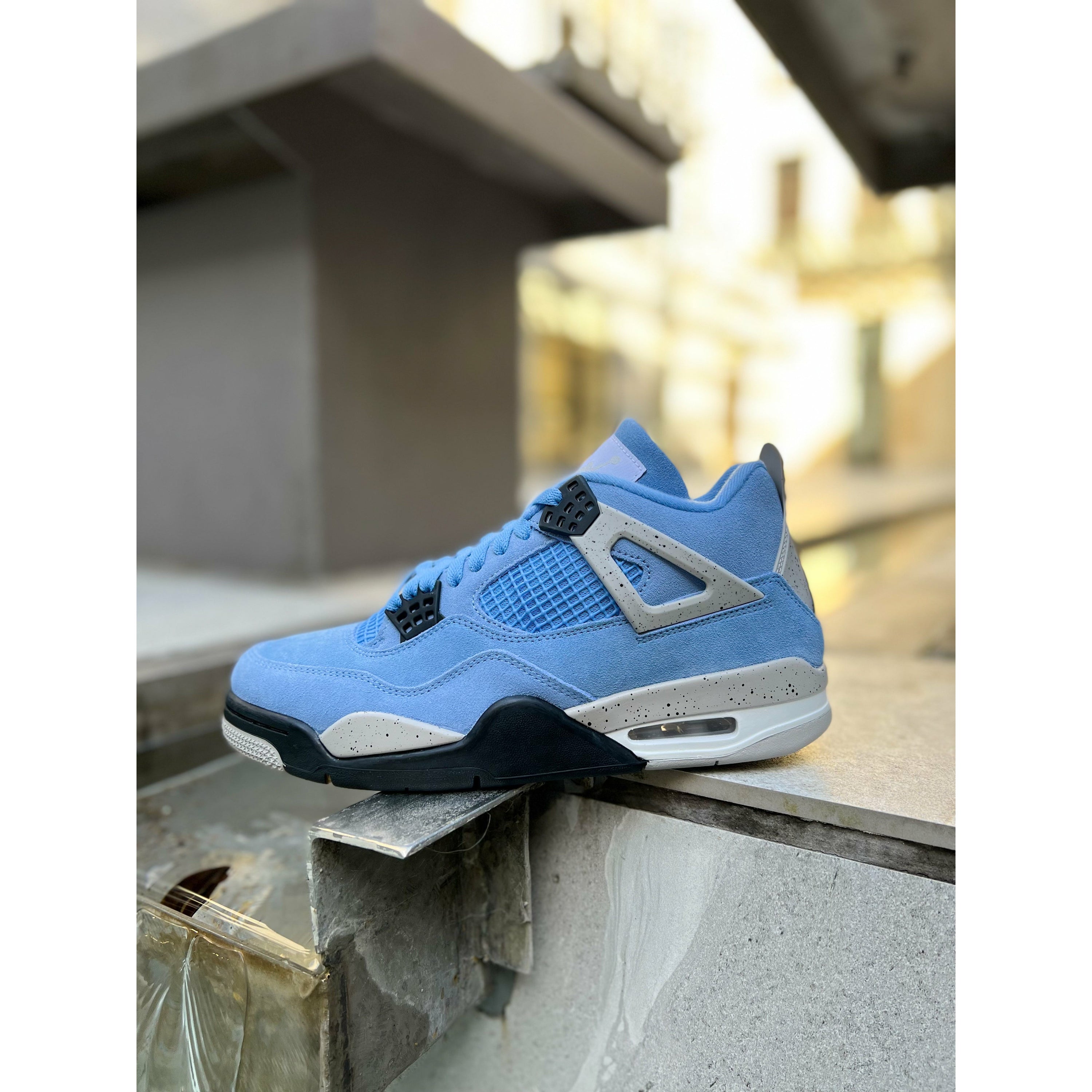 Jordan 4 Retro University Blue