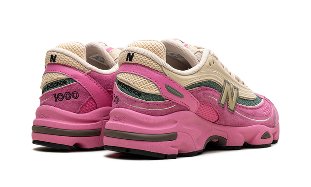 Sandstone New Balance 1000 Real Pink