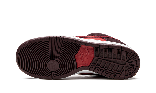 Nike SB Dunk Low Cherry 
