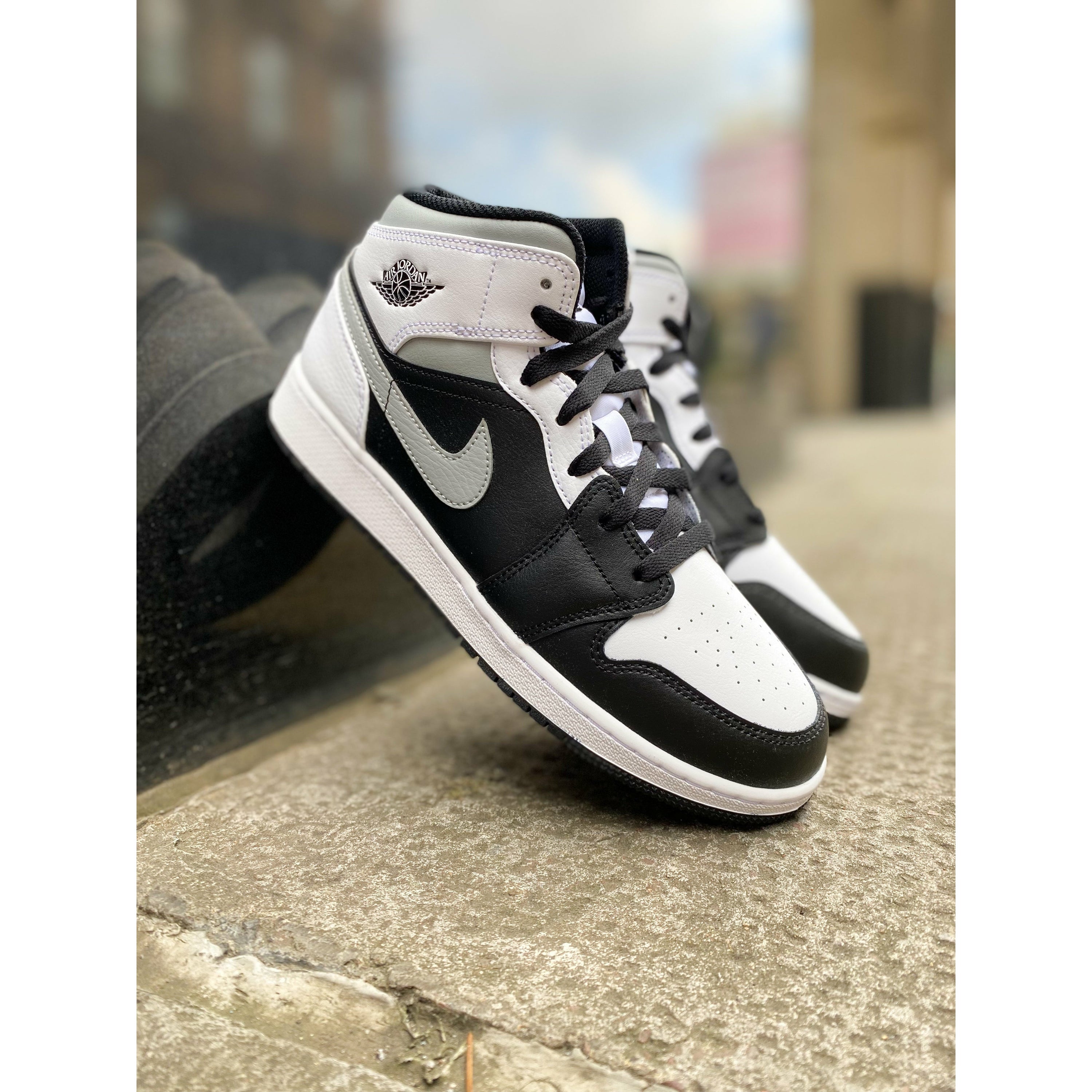 Jordan 1 Mid White Shadow