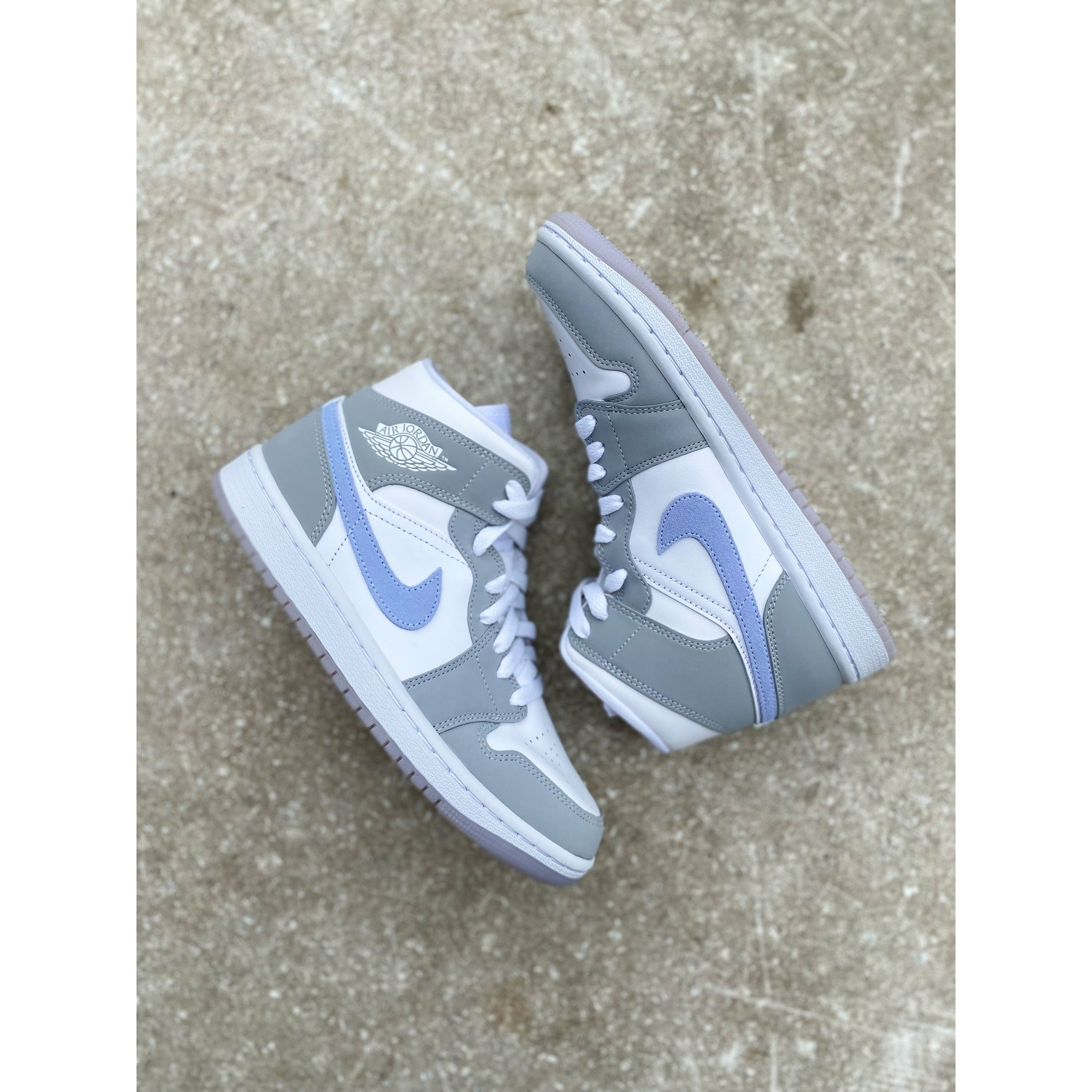 Jordan 1 Mid Wolf Grey Aluminum (W)
